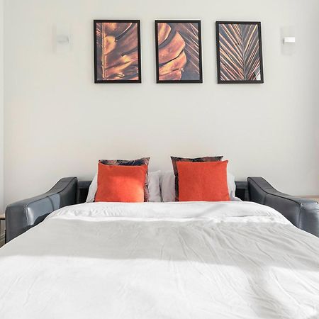 Modern Aptmt, 2 Stops To Central London, Smart Lock, Netflix Ealing Exterior photo
