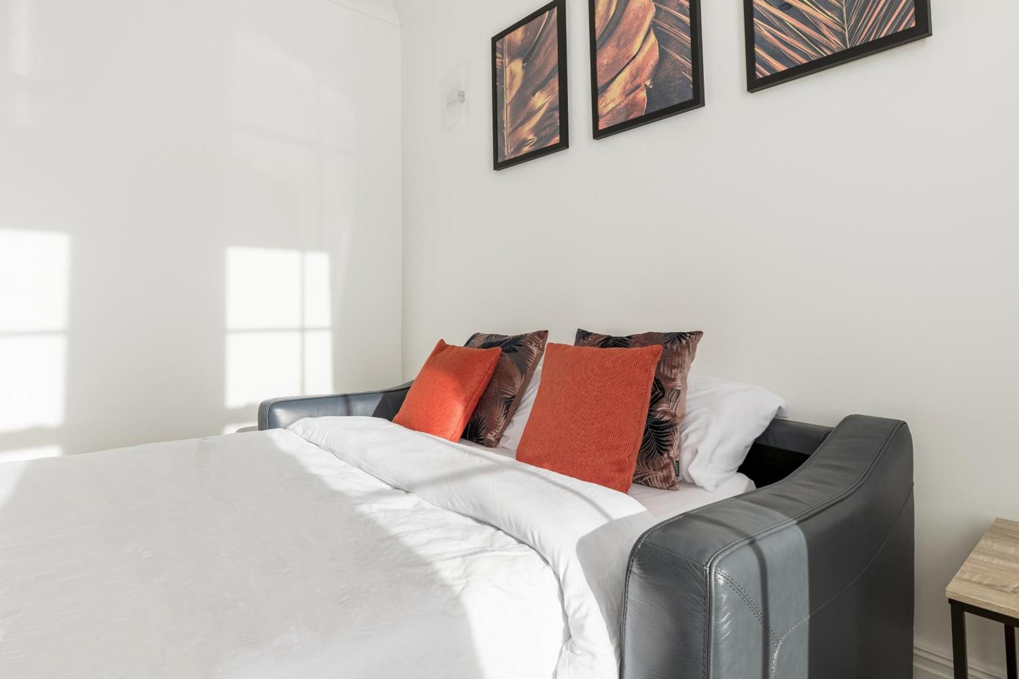 Modern Aptmt, 2 Stops To Central London, Smart Lock, Netflix Ealing Exterior photo